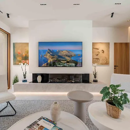 Gotmar Is A Modern Villa Pollenca