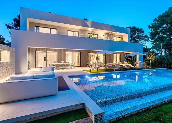 Gotmar Is A Modern Villa